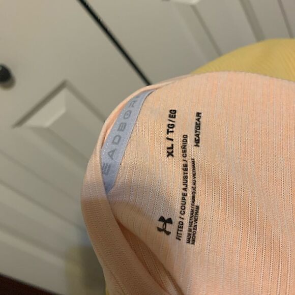 Under Armour Womens HeatGear XL Yellow/Peach - Picture 5 of 5